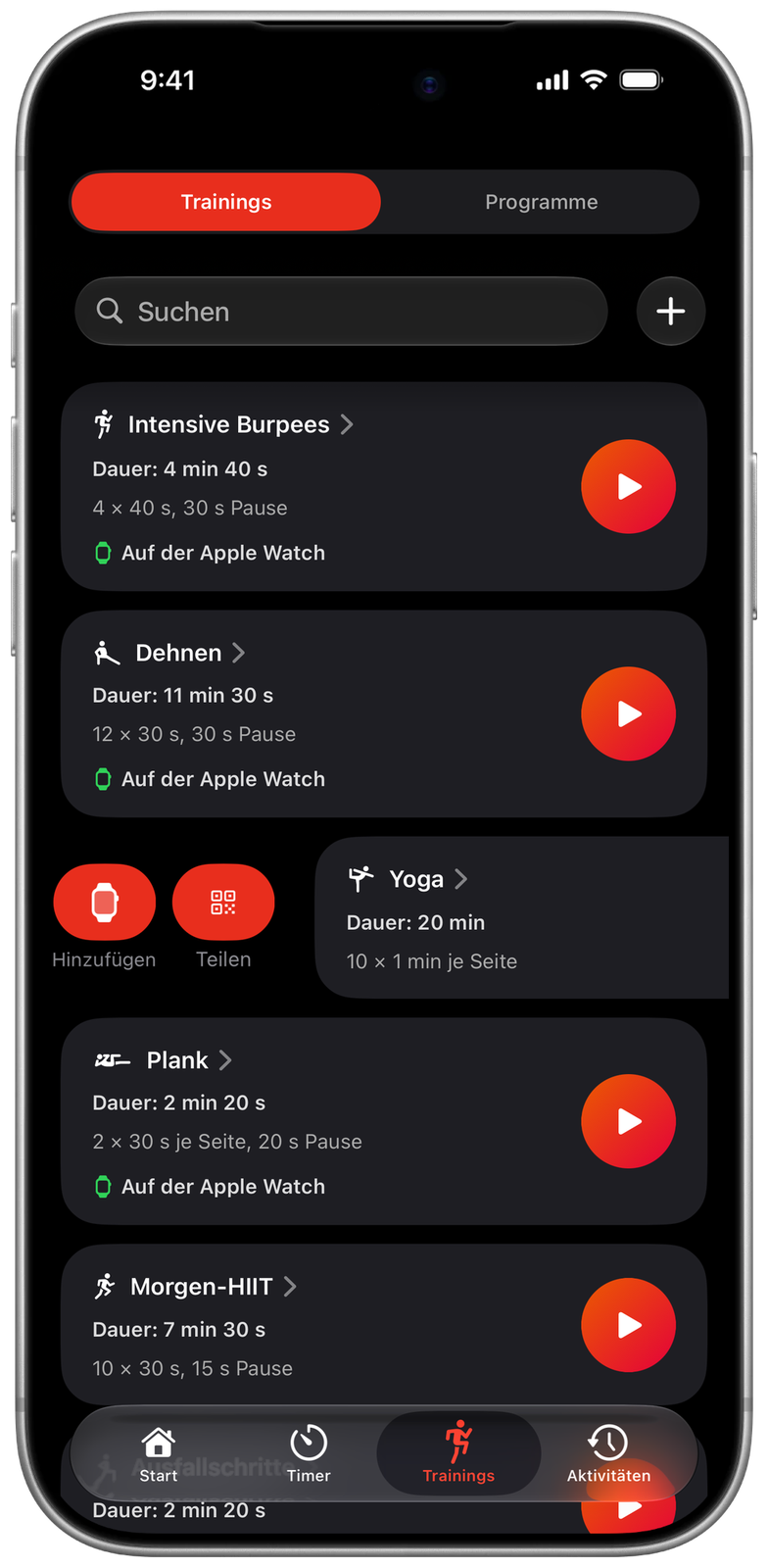 Trainingsliste in Ares auf dem iPhone, drei markiert mit Auf der Apple Watch, ein weiteres nach rechts gewischt mit der Aktion zum Hinzufügen zur Uhr